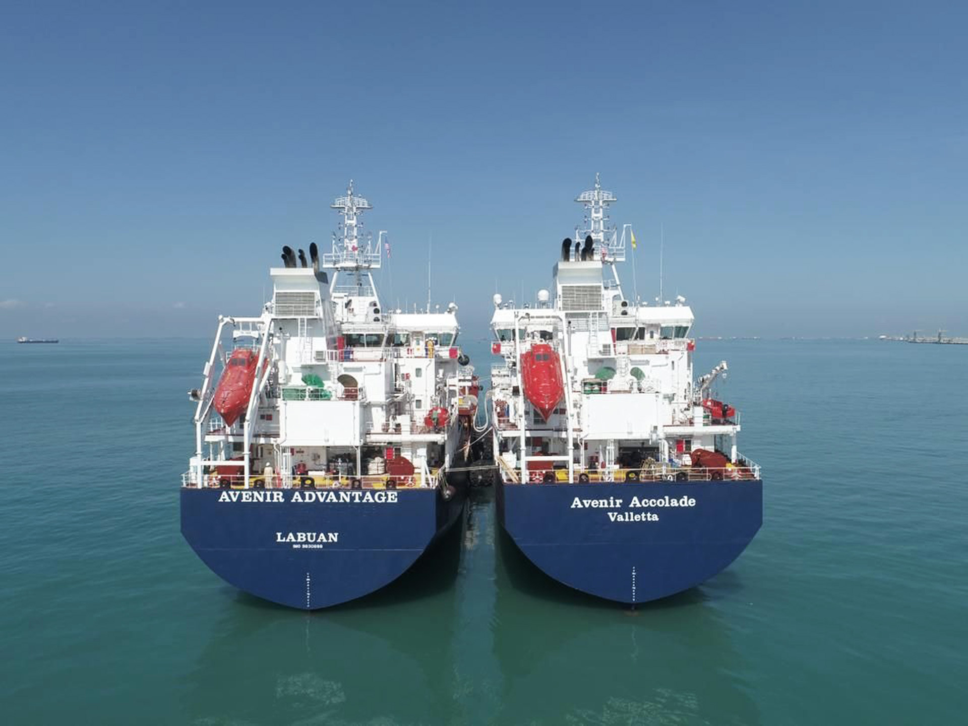 LNG transfer system LNG bunkering, ship to ship